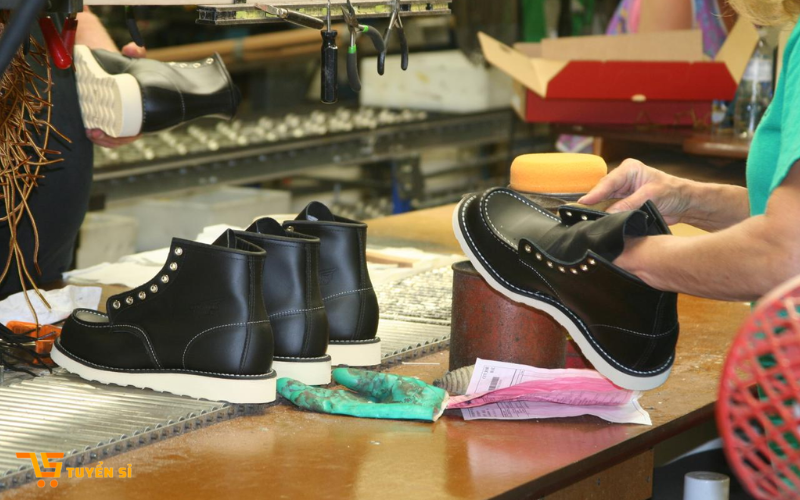 Xưởng gia công giày dép (1)