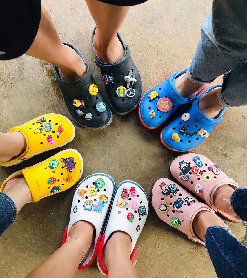 Top giày dép đi biển cực chất cho mùa hè về - Thế Giới Crocs